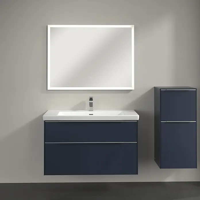 Villeroy & Boch Subway 3.0 Seitenschrank - B x T x H: 40 x 36,2 x 86 cm, Marine Blue, DIN Anschlag: Rechts, Farbe Griff: Aluminium glänzend - Elegantes Badezimmer-Set in Marineblau mit Waschtischunterschrank, Aufsatzwaschbecken, Spiegelschrank und Hochschrank für ein modernes Badambiente.