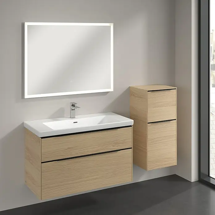 Villeroy & Boch Subway 3.0 Seitenschrank - B x T x H: 40 x 36,2 x 86 cm, Nordik Oak, DIN Anschlag: Rechts, Farbe Griff: Volcano Black - Moderne Badezimmer-Waschtischkombination mit Spiegel und passendem Hochschrank in Holzoptik.