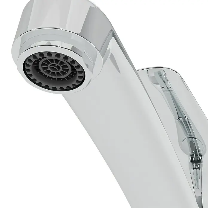 Hansgrohe Grifo de cocina Logis 120 - Cromo, Brillante - Primer plano de un grifo cromado moderno, destacando su diseño elegante y superficie brillante. Ideal para cualquier baño.