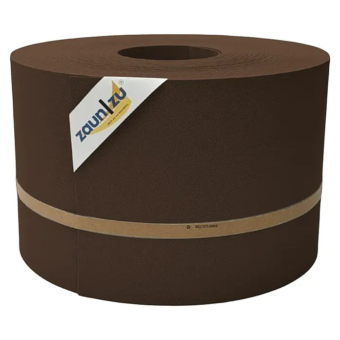 zaun|zu Sichtschutzstreifen Premium - 50 m x 19 cm, Braun - Nahaufnahme einer braunen Sichtschutzrolle mit Papierband und einem Logo der Marke Zaun|zu.