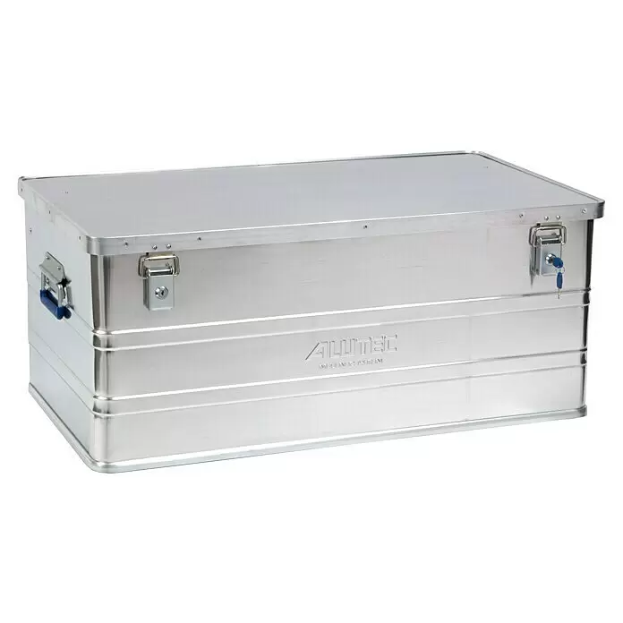 Alutec München Caja de almacenaje y transporte Classic 142 - L x An x Al: 895 x 495 x 375 mm, 142 l, Aluminio - Caja de almacenamiento de aluminio acanalado plateado con cierres, uno con cerradura de llave, y asa azul.