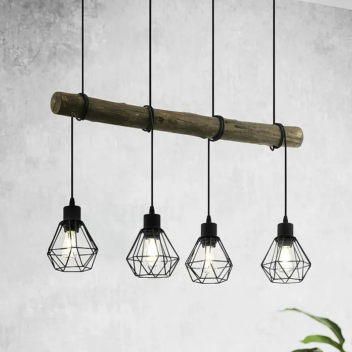 Eglo Pendelleuchte Horningtops - 160 W, L x B x H: 71 x 140 x 110 cm, Schwarz/ Natur - Moderne Pendelleuchte mit vier geometrischen Lampenschirmen, die von einem rustikalen Holzbalken hängen. Perfekt für stilvolle Innenräume.
