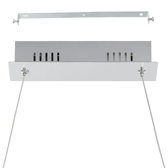 Eglo Lasana 2 LED-Pendelleuchte - 35 W, L x B x H: 100 x 8 x 120 cm, Silber, Warmweiß - Nahaufnahme einer modernen Pendelleuchte mit silberfarbenen Akzenten und einem einzigartigen, gestuften Design.