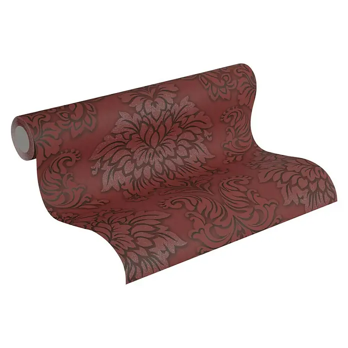 A.S. Création Metropolitan Stories Vliestapete Damask - Dunkelrot, Ornament, 10,05 x 0,53 m - Nahaufnahme einer Rolle dunkelroter Tapete mit floralem Muster. Dekoratives Design für stilvolle Innenräume.