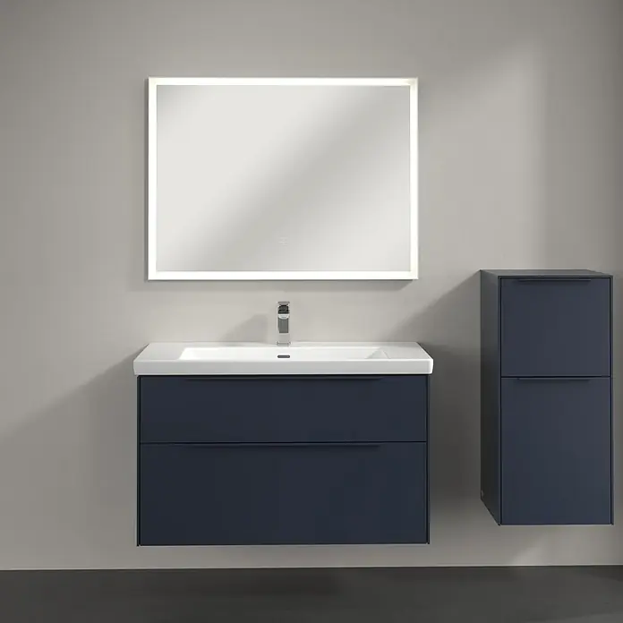 Villeroy & Boch Subway 3.0 Seitenschrank - B x T x H: 40 x 36,2 x 86 cm, Marine Blue, DIN Anschlag: Rechts, Farbe Griff: Monochrom - Badezimmermöbel-Set mit Unterschrank in Marineblau, Waschbecken und beleuchtetem Spiegel für ein modernes Ambiente.