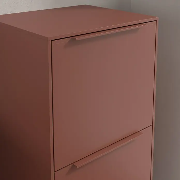 Villeroy & Boch Subway 3.0 Seitenschrank - B x T x H: 40 x 36,2 x 86 cm, Wine Red, DIN Anschlag: Rechts, Farbe Griff: Monochrom - Dieser elegante Schuhschrank in einem warmen Farbton bietet stilvollen Stauraum für Ihre Schuhe. Das schlichte Design fügt sich nahtlos in jeden Eingangsbereich.