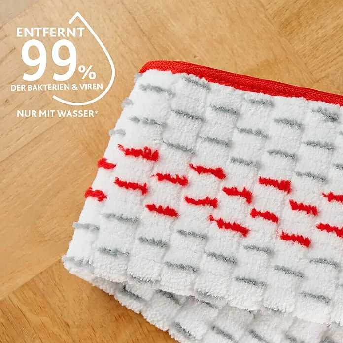 Vileda Bodenwischer Spray & Clean Sprühwischer - 2 -tlg. - Detailaufnahme eines weißen Moppaufsatzes mit roten und grauen Akzenten. Er entfernt 99% der Bakterien und Viren nur mit Wasser.