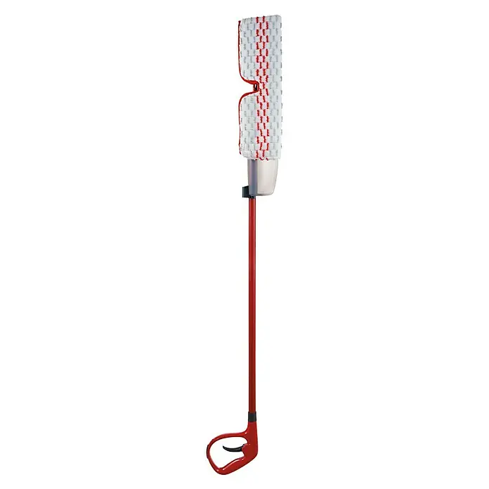 Vileda Bodenwischer Spray & Clean Sprühwischer - 2 -tlg. - Ein roter Bodenwischer mit einem waschbaren Wischkopf mit roten Akzenten, der für eine effiziente Reinigung von Hartböden geeignet ist.