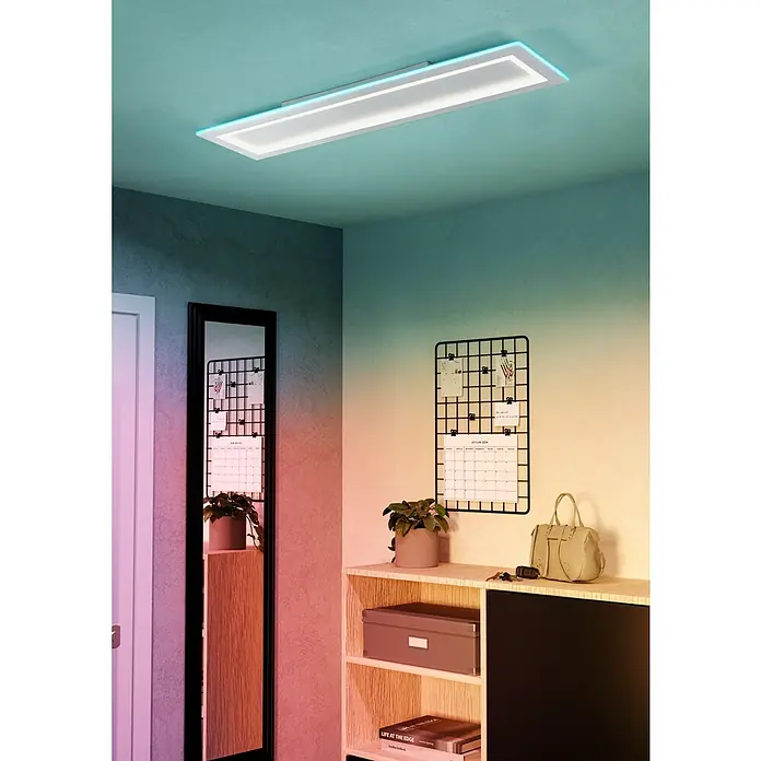 Eglo LED-Deckenleuchte Padrogiano - L x B x H: 1.200 x 300 x 50 mm - Eine moderne Deckenleuchte mit rechteckigem Design und bläulicher Akzentbeleuchtung, die ein helles und einladendes Licht spendet.