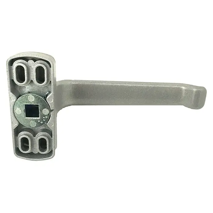 Micel Brimic Conjunto de picaporte 6800 - Aluminio, Gris - La imagen muestra una manilla de ventana plateada con un eje cuadrado para accionar el mecanismo de la ventana. La manilla es de metal.