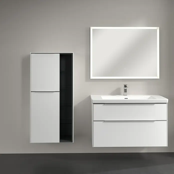 Villeroy & Boch Subway 3.0 Seitenschrank - B x T x H: 57,4 x 36,2 x 120 cm, Pure White, DIN Anschlag: Links, Farbe Griff: Aluminium glänzend - Modernes Badezimmer-Set mit weißem Waschtischunterschrank, Spiegelschrank und einem beleuchteten Spiegel für ein stilvolles Ambiente.