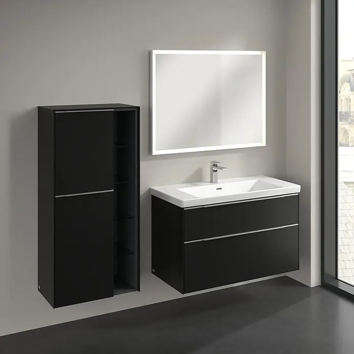 Villeroy & Boch Subway 3.0 Seitenschrank - B x T x H: 57,4 x 36,2 x 120 cm, Volcano Black, DIN Anschlag: Links, Farbe Griff: Aluminium glänzend - Elegantes Badezimmer-Set in Schwarz mit Waschtischunterschrank, Spiegelschrank und Hochschrank für ein modernes Ambiente.