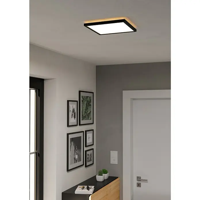 Eglo Connect LED-Deckenleuchte Rovito-Z - 13,4 W, L x B x H: 29 x 29 x 3 cm, Schwarz, RGBW - Die moderne LED-Deckenleuchte mit Holzrahmen sorgt für eine angenehme Beleuchtung im Raum. Das schlichte Design passt perfekt in jeden Raum.