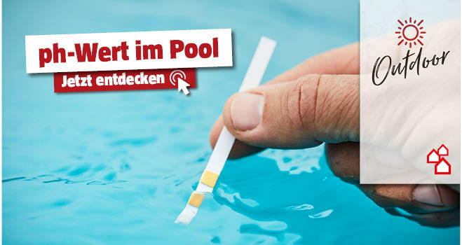 ph-Wert Teststäbchen wird in den Pool gehalten, Titel ph-Wert im Pool