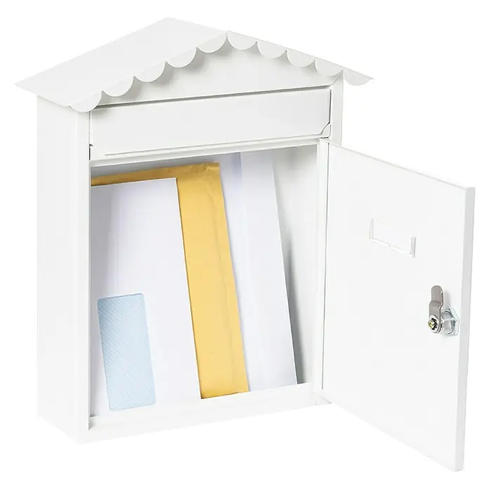 Arregui Visit Buzón de pared E-574 - L x An x Al: 9 x 26 x 36 cm, Blanco, Acero inoxidable - Buzón blanco con tejado a dos aguas y puerta abierta. Cartas visibles dentro. Ideal para cualquier entrada.