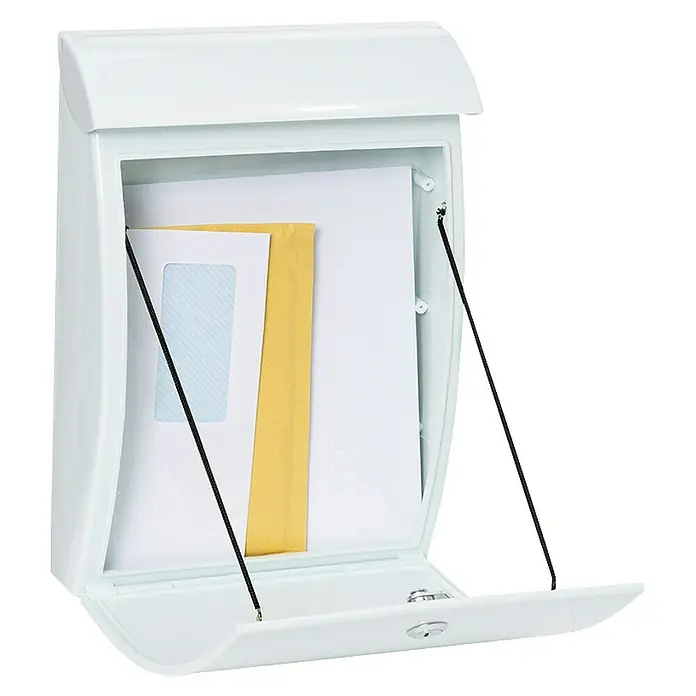 Arregui Mininova Buzón de pared E-53 - L x An x Al: 24,3 x 10 x 35 cm, Blanco, Plástico - Buzón blanco abierto con cartas dentro. El buzón está montado sobre una superficie negra, mostrando cartas.