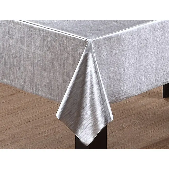 Tischdecke - Metall Optik Silber, 220 x 140 cm, Rechteckig - Ein eleganter silberner Tischdecke mit feiner Textur, die eine festliche Atmosphäre schafft und den Tisch stilvoll in Szene setzt.
