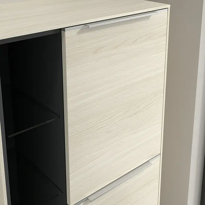 Villeroy & Boch Subway 3.0 Seitenschrank - B x T x H: 57,4 x 36,2 x 120 cm, White Oak, DIN Anschlag: Rechts, Farbe Griff: Aluminium glänzend - Moderner Schuhschrank in hellem Holzdekor mit Griffen, teilweise geöffnet, um die Regale im Inneren zu zeigen.