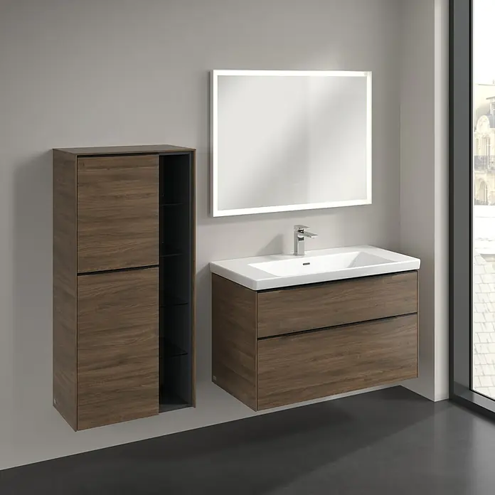 Villeroy & Boch Subway 3.0 Seitenschrank - B x T x H: 57,4 x 36,2 x 120 cm, Arizona Oak, DIN Anschlag: Links, Farbe Griff: Volcano Black - Modernes Badezimmer-Set mit Waschtischunterschrank, Spiegelschrank und Hochschrank in Holzoptik, das durch sein minimalistisches Design besticht.
