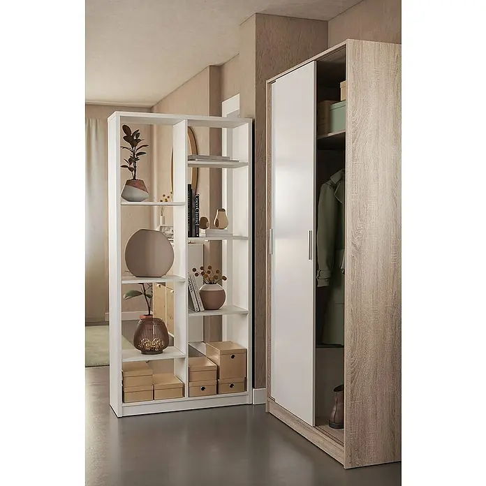 Meka Block Estantería de madera K-563 - L x An x Al: 28,6 x 85 x 180 cm, Número de baldas: 6 ud., Atornillado, Blanco Soft - Idea de diseño de interiores con una estantería blanca con decoraciones y un armario con puertas correderas en una habitación luminosa.