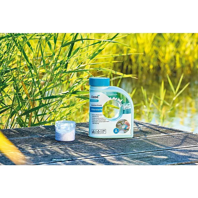 Oase AquaActiv Filterstarter - 500 ml - Produktfoto von Oase BioKick Fresh Filterstarter und einer Dose Filterbakterien zur effektiven Aktivierung und Belebung der Filterbiologie im Teich.