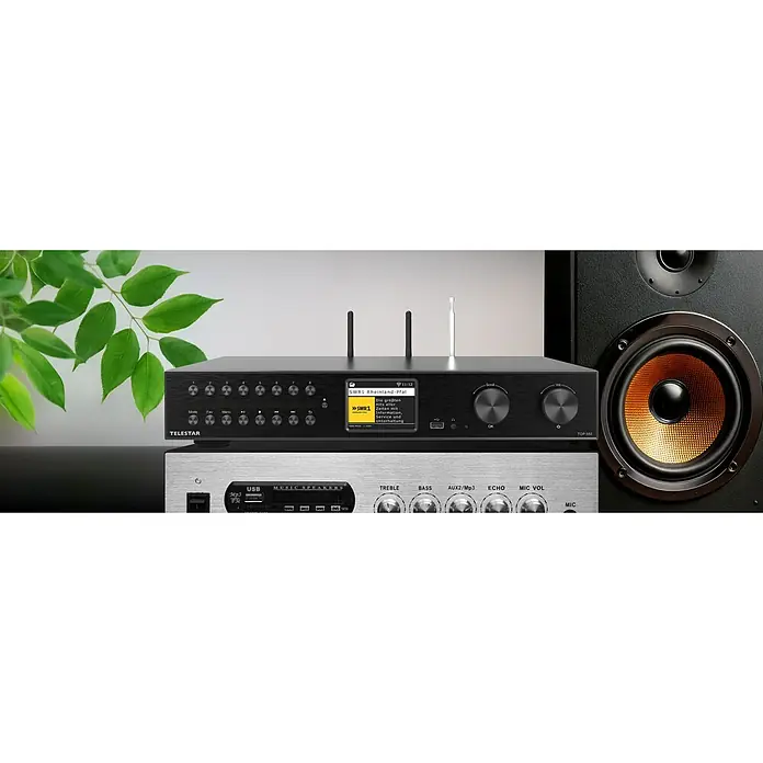 Telestar Internetradio TOP 550 - L x B x H: 28 x 43 x 8 cm, Schwarz - Nahaufnahme eines TeleStar TOP 550 Radios mit einem Display, das den Radiosender SWR1 Rheinland-Pfalz anzeigt, und einem Lautsprecher.