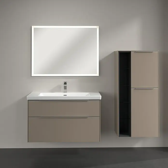 Villeroy & Boch Subway 3.0 Seitenschrank - B x T x H: 57,4 x 36,2 x 120 cm, Taupe, DIN Anschlag: Rechts, Farbe Griff: Aluminium glänzend - Modernes Badezimmerensemble mit Waschtischunterschrank, Spiegel mit Beleuchtung und einem Hängeschrank in elegantem Design.