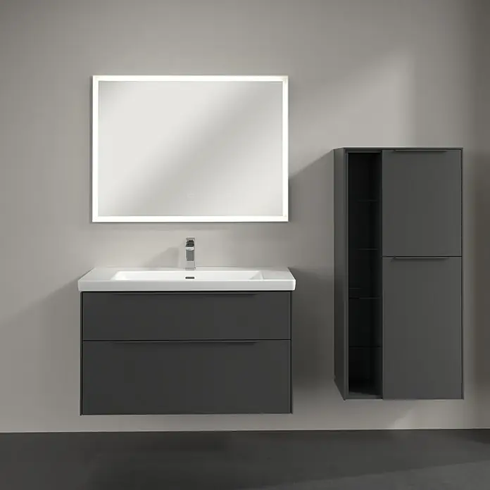 Villeroy & Boch Subway 3.0 Seitenschrank - B x T x H: 57,4 x 36,2 x 120 cm, Graphite, DIN Anschlag: Rechts, Farbe Griff: Monochrom - Badezimmer-Set mit Waschtischunterschrank, Waschbecken, Spiegel mit Beleuchtung und Hochschrank in elegantem Grau.