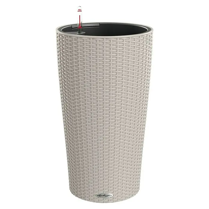 Lechuza Cottage Pflanzsäule rund Cilindro - Außenmaß (Ø x H): 23 x 41 cm, Kunststoff, Sandbraun - Ein großer, runder Pflanzkübel in Rattanoptik mit einem Wasserstandsanzeiger, der eine elegante Lösung für Zimmerpflanzen bietet.