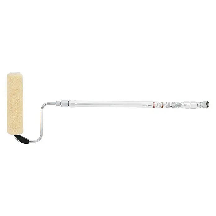 Graco Magnum Rodillo a presión - Apto para: Pintura para paredes - Un rodillo de pintura largo con cubierta beige y mango plateado. Perfecto para lugares difíciles de alcanzar, asegurando un acabado uniforme.