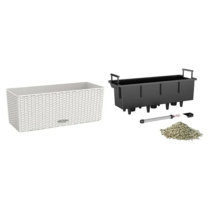 Lechuza Cottage Balkonkasten Blaconera - Max. Außenlänge: 50 cm, Kunststoff, Lichtgrau - Das Bild zeigt einen LECHUZA Balconera Cottage 50 Pflanzkasten in Weiß, zusammen mit einem Bewässerungssystem und Pflanzgranulat.