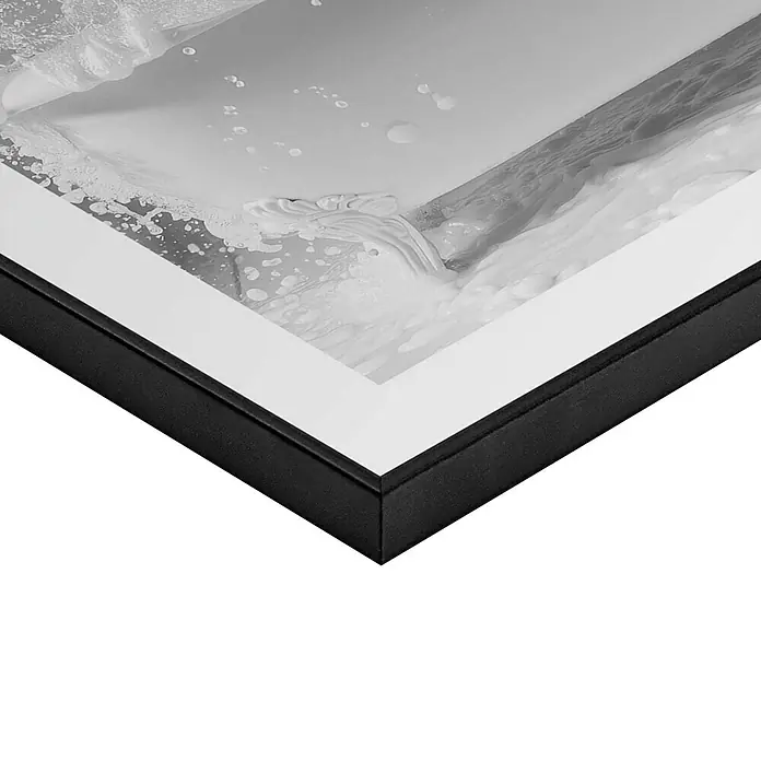 Reinders Bild Slim Frame Black - Penguin Party, B x H: 30 x 40 cm - Elegantes gerahmtes Kunstwerk in Schwarz-Weiß mit hochwertigem Rahmen und Passepartout. Perfekt für moderne Wohnräume.