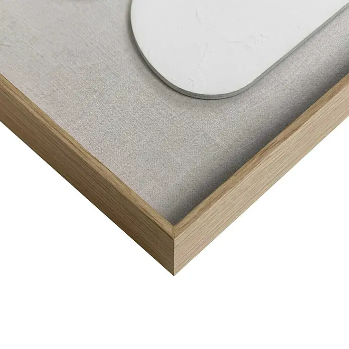 Reinders Bild Relief Art - Organic Blocks Weiß, B x H: 50 x 70 cm - Nahaufnahme eines gerahmten Kunstwerks mit einem abstrakten weißen Element auf einer Leinwandstruktur, präsentiert mit einem schlichten Holzrahmen.