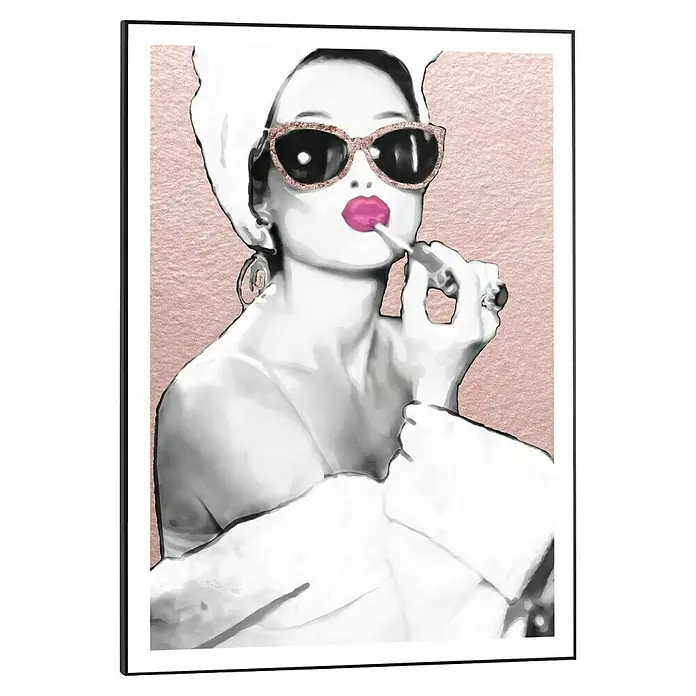 Reinders Bild Slim Frame Black - Fresh Beauty, B x H: 50 x 70 cm - Elegantes gerahmtes Wandbild: Frau mit Handtuch und Sonnenbrille beim Lippenstift auftragen, roséfarbener Hintergrund, stilvolle Dekoration.