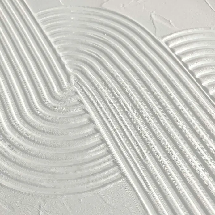 Reinders Bild Craft Art - Knot, B x H: 50 x 70 cm - Nahaufnahme einer weißen Wandkunst mit erhabenen, wellenförmigen Linien, die eine moderne Textur erzeugen.