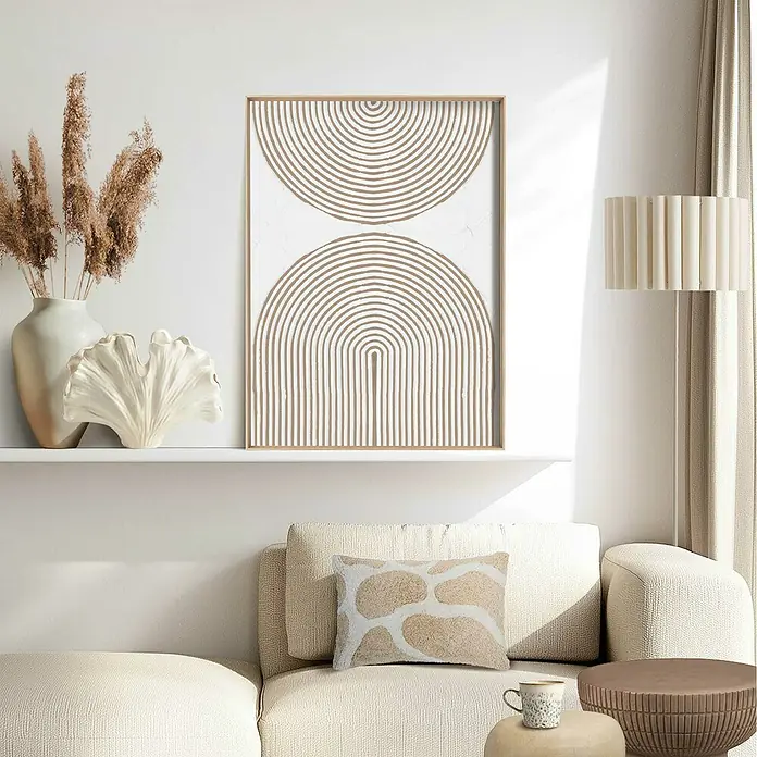 Reinders Bild Craft Art - Bows Tinted, B x H: 30 x 40 cm - Ein gerahmtes abstraktes Wandbild mit konzentrischen Halbkreisen in Beige und Weiß hängt über einem Sofa.