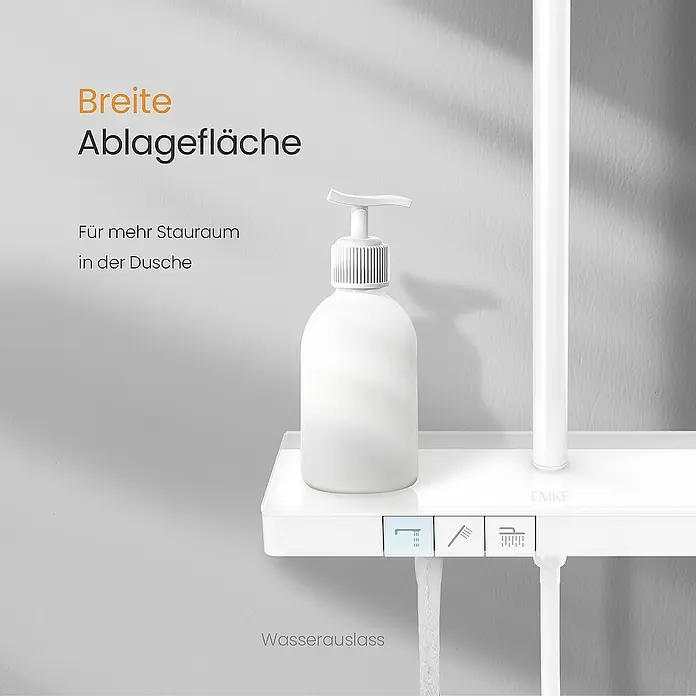 Emke Duschsystem F22 - Mit Thermostatarmatur, Lochabstand: 71,8 cm, Anzahl Strahlarten: 3 Stk., Weiß - Produktfoto: Eine breite Ablagefläche mit Seifenspender und Wasserhahn in einer Dusche.