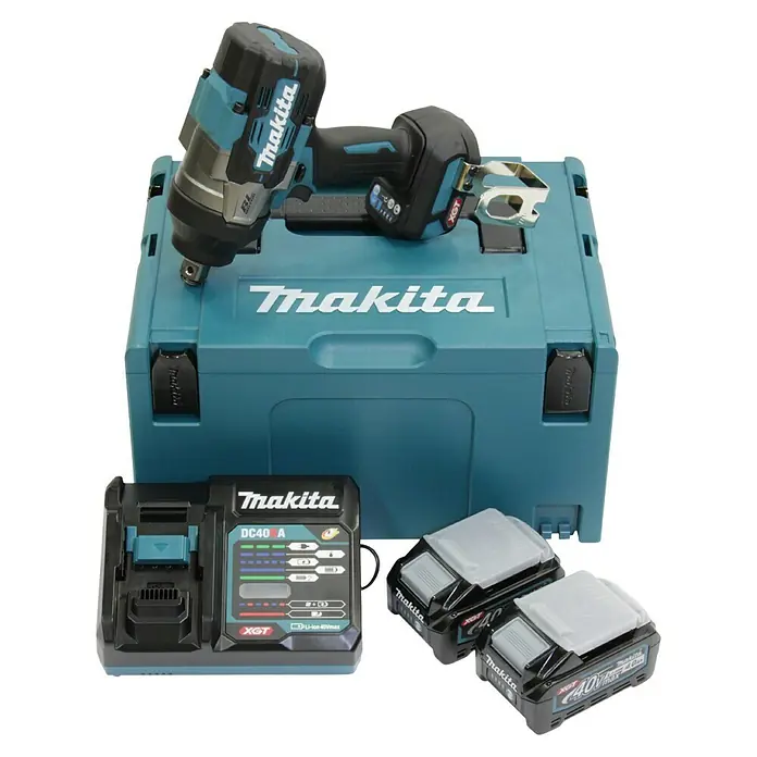 Makita XGT 40V max. Akku-Schlagschrauber TW001GM201 - 40 V, 2 Akkus, 4 Ah, 1.800 Nm - Makita Akku-Schlagschrauber-Set mit Ladegerät und Akkus in einer blauen Werkzeugkiste. Ideal für Profis und Heimwerker.