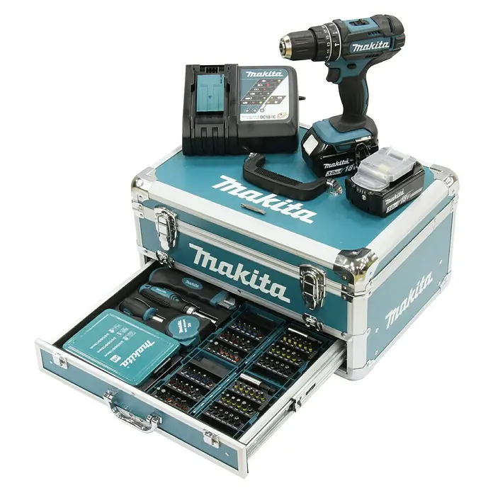 Makita LXT 18V Akku-Schlagbohrschrauber DHP482RFX9 - 18 V, 2 Akkus, 3 Ah - Ein Makita Werkzeugkoffer mit einem Akkuschrauber, Ladegerät und verschiedenen Werkzeugen. Alles in einem robusten, tragbaren Koffer.
