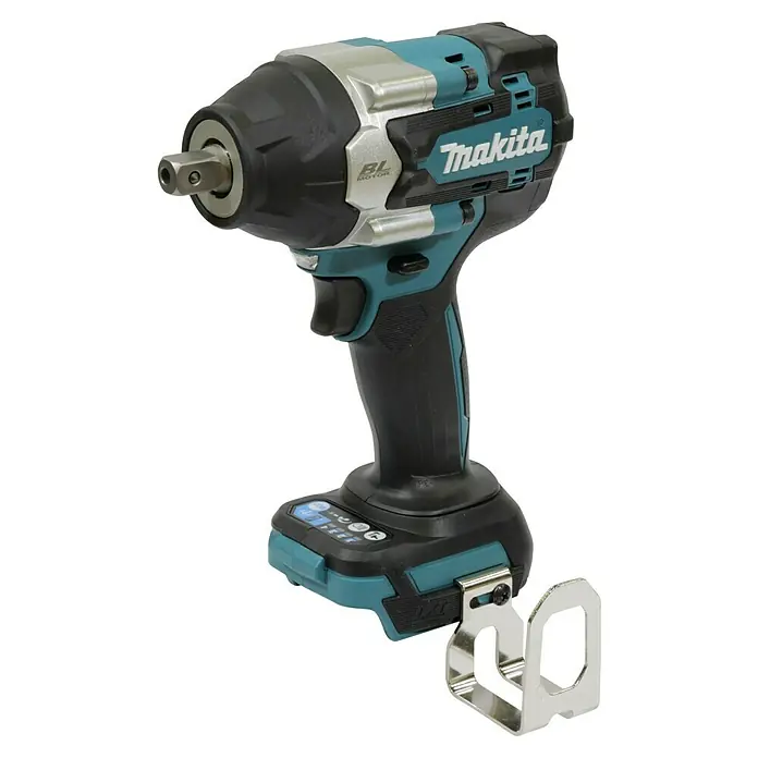 Makita LXT 18V Akku-Schlagschrauber DTW701Z + Artikelnr. 33855482 hinzufügen* - 18 V, Ohne Akku, 700 Nm - Abbildung eines Akku-Schlagschraubers von Makita mit einem schwarzen Griff und silbernen Akzenten.