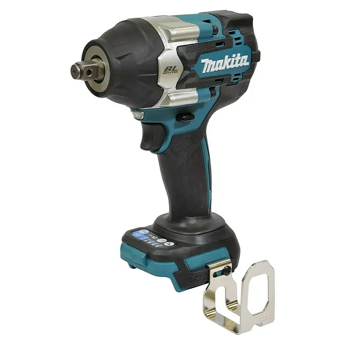 Makita LXT 18V Akku-Schlagschrauber DTW700Z - 18 V, Ohne Akku, 700 Nm, Max. Schlagzahl: 2.700 /min - Makita Akku-Schlagschrauber mit schwarzem Griff, silbernem Kopf und türkisfarbenen Akzenten für präzises Arbeiten.