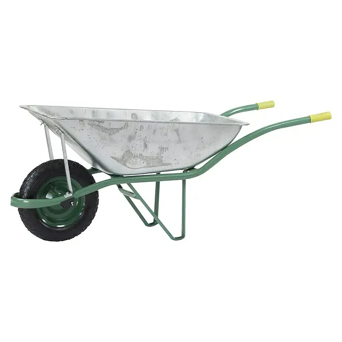 Altrad Carretilla de obra Pro Europa - 90 l, Material cubeta: Acero - Esta imagen muestra una carretilla con una estructura verde, un contenedor de metal y una rueda negra. Ideal para jardinería y construcción.