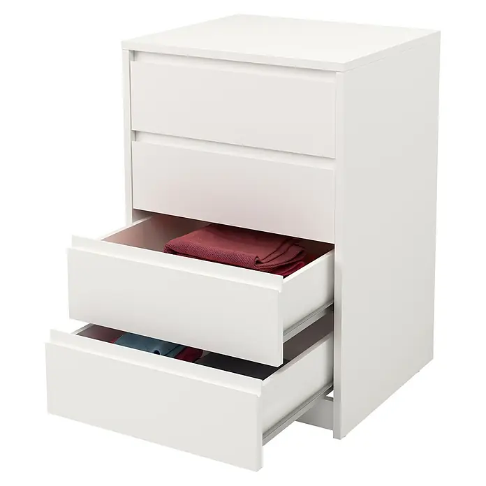Meka Block Cajonera K66 - L x An x Al: 45 x 50,2 x 73,4 cm, Número de cajones: 4 ud., Blanco liso - Una mesita de noche blanca con tres cajones, dos de los cuales están abiertos y muestran ropa en su interior.
