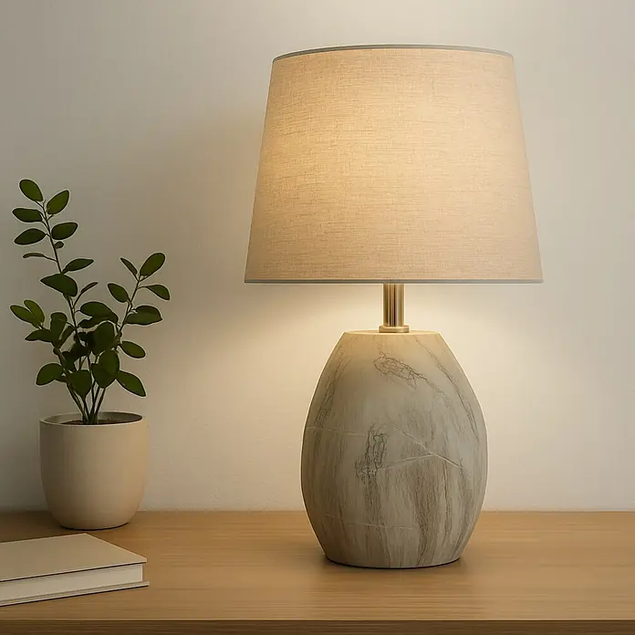 Lámpara de sobremesa de cerámica - 40 W, L x An x Al: 36 x 36 x 56 cm, Beige marmolado, E27 - Elegante lámpara de mesa con una base de mármol y una pantalla de tela, perfecta para crear un ambiente acogedor en cualquier habitación.