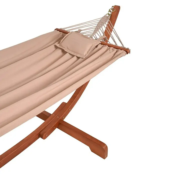 Garden Pleasure Hängematten-Set Madeira - L x B x H: 300 x 100 x 98 cm, Grau/Braun - Nahaufnahme einer beigen Hängematte mit Holzgestell und kleinem Kissen, ideal zum Entspannen im Garten oder auf der Terrasse.