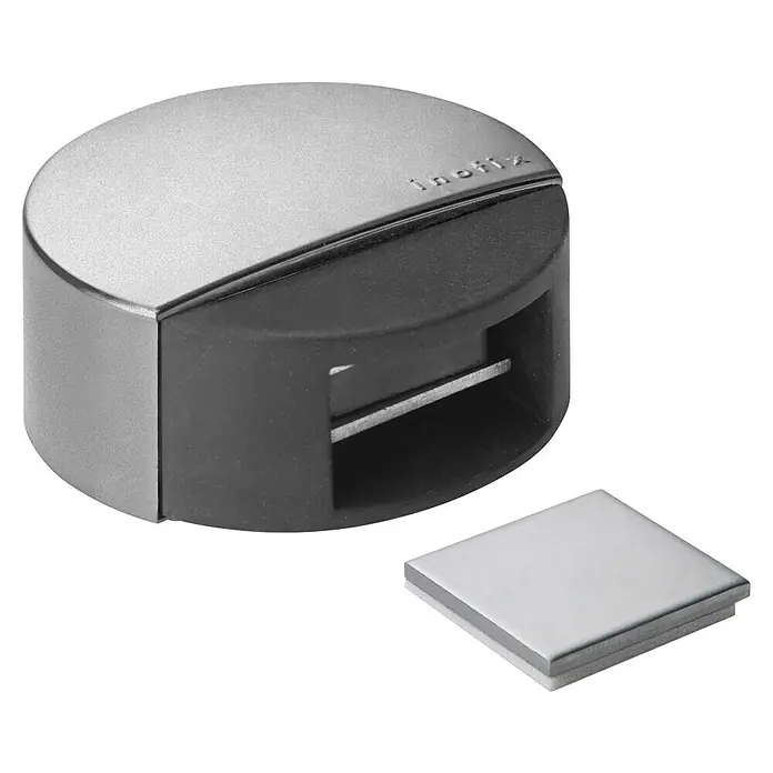 Inofix Tope de puerta 2037 - Acero inoxidable, Gris metalizado - Primer plano de un tope de puerta Inofix con retención magnética y un elegante acabado plateado.