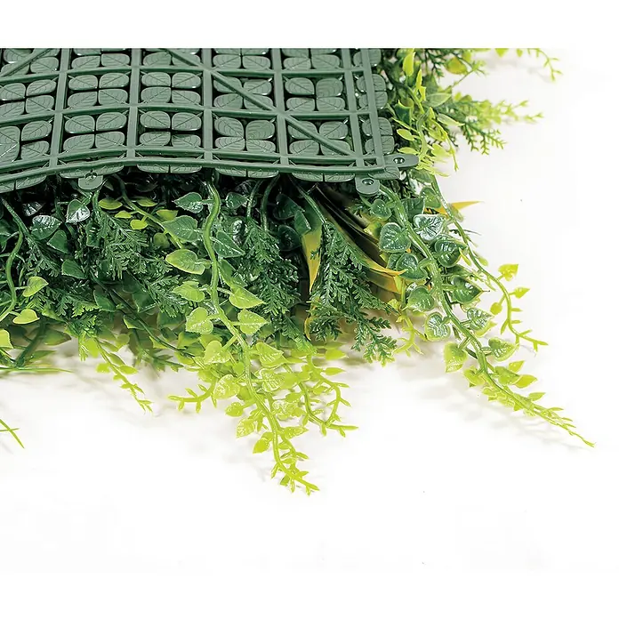 Nortene Vertikaler Garten Leafy - 100 x 100 cm, Kunststoff - Nahaufnahme einer künstlichen Pflanzenwand mit verschiedenen Grüntönen, ideal zur Dekoration von Innen- und Außenbereichen.