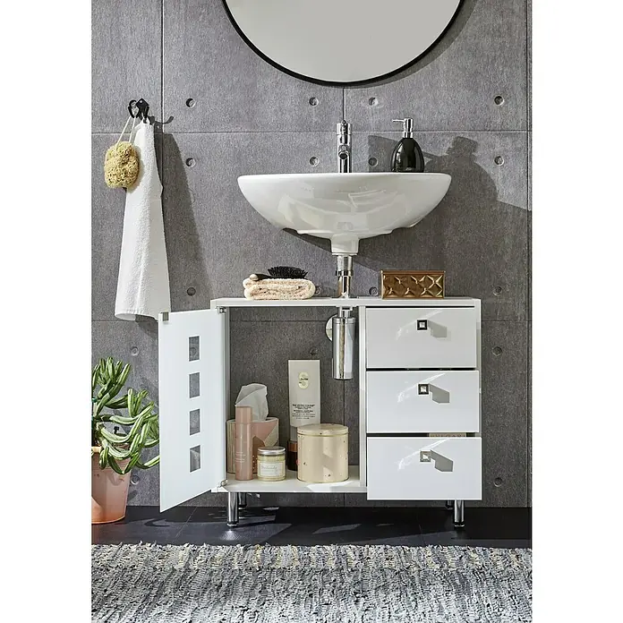 Riva Waschtischunterschrank Quadro - 67 x 29,5 x 58,5 cm, Weiß, Matt - Modernes Badezimmer mit einem weißen Waschbeckenunterschrank mit Schubladen und einer offenen Tür zur Aufbewahrung von Badartikeln.