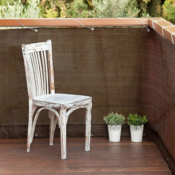 Nortene Balkonsichtschutz Balcony Easy - Braun - Elegante Sichtschutzmatte aus robustem Gewebe für Balkone und Terrassen, die Privatsphäre und Schutz vor Wind bietet.