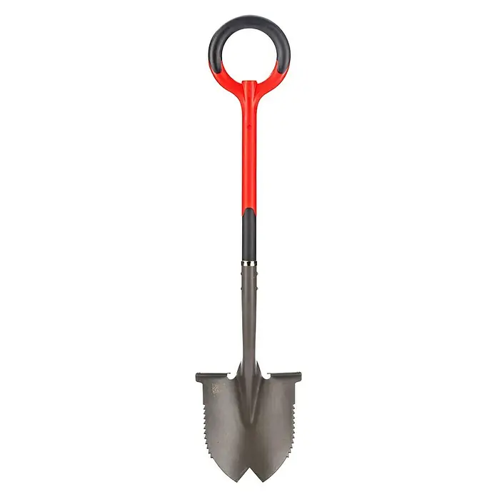 Root Slayer Schaufel - Breite: 25 cm, Schwarz/Rot - Eine Schaufel mit rotem Griff und schwarzem Knauf. Die Schaufel selbst ist aus Metall und hat eine gezackte Kante.